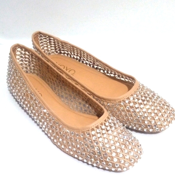 XOXO Shoes - XOXO TAN SPARKLING RHINESTONE FLATS SIZE 8.5 NWT